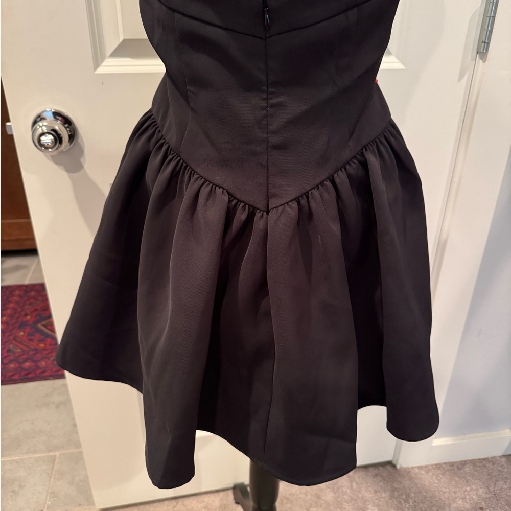 Black Pleated Halter Mini Dress - Picture 5 of 6